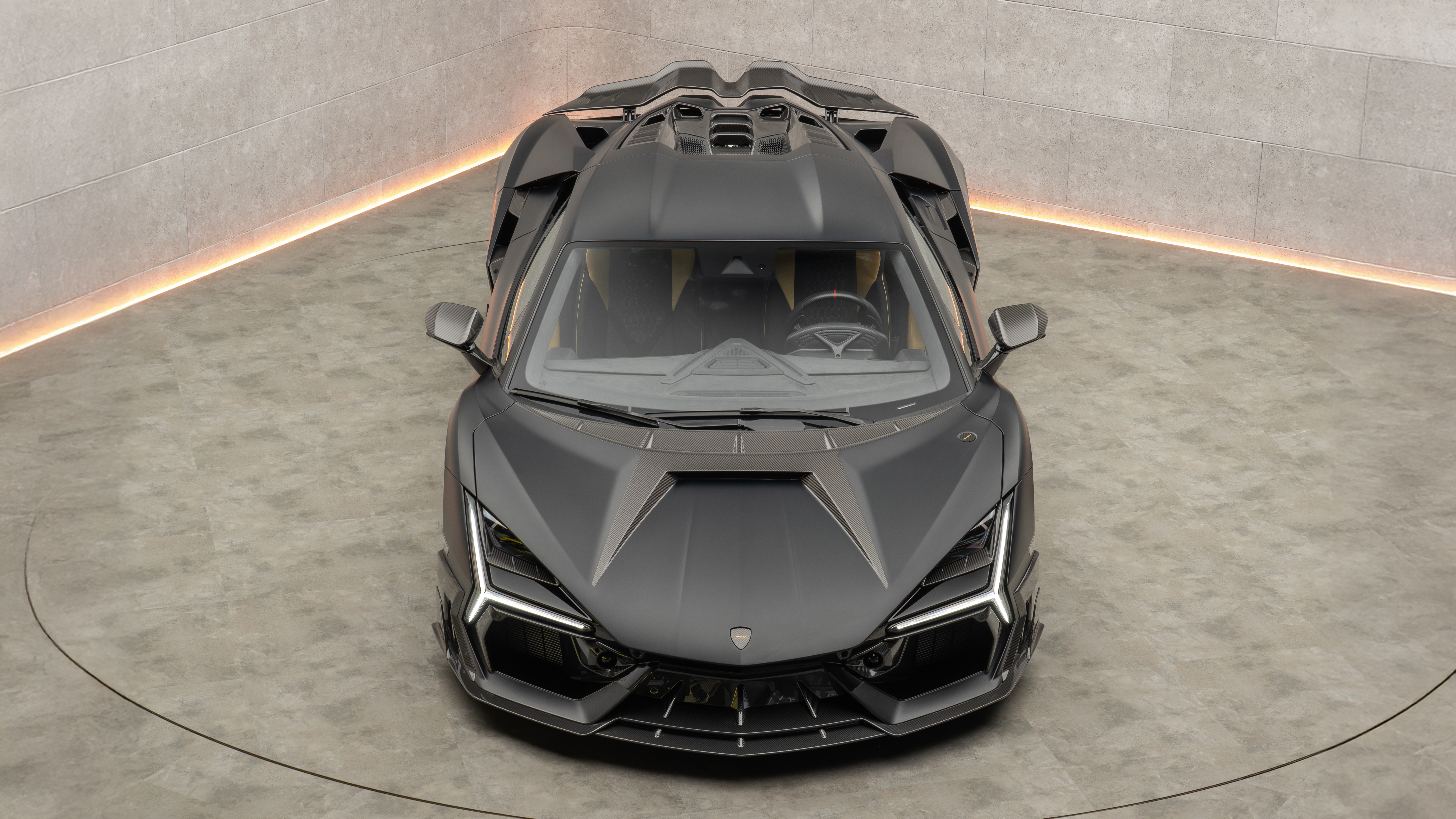 Lamborghini Revuelto
